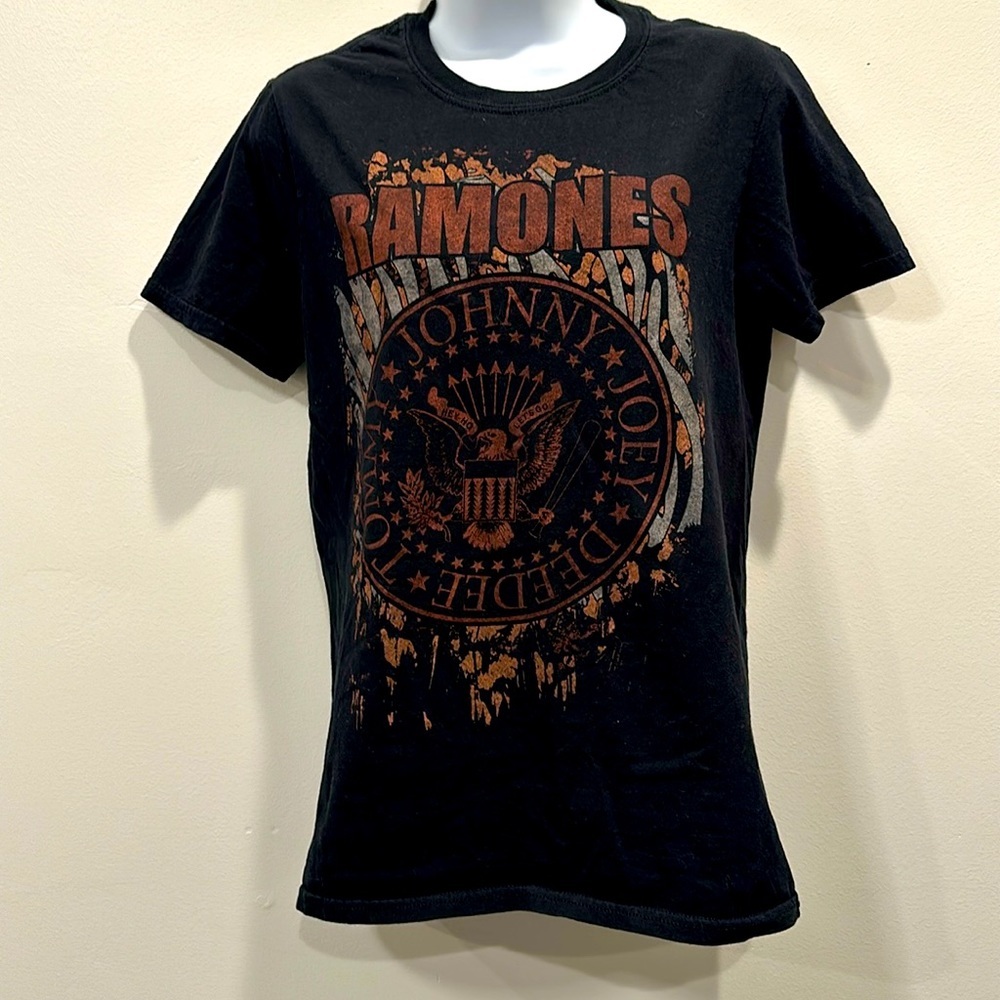 Ramones band t-shirt. Size M. Great condition.